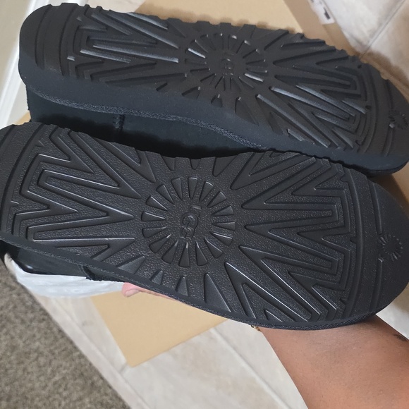 NWB UGG WOMEN'S MINI BAILEY BOW II - Picture 6 of 6